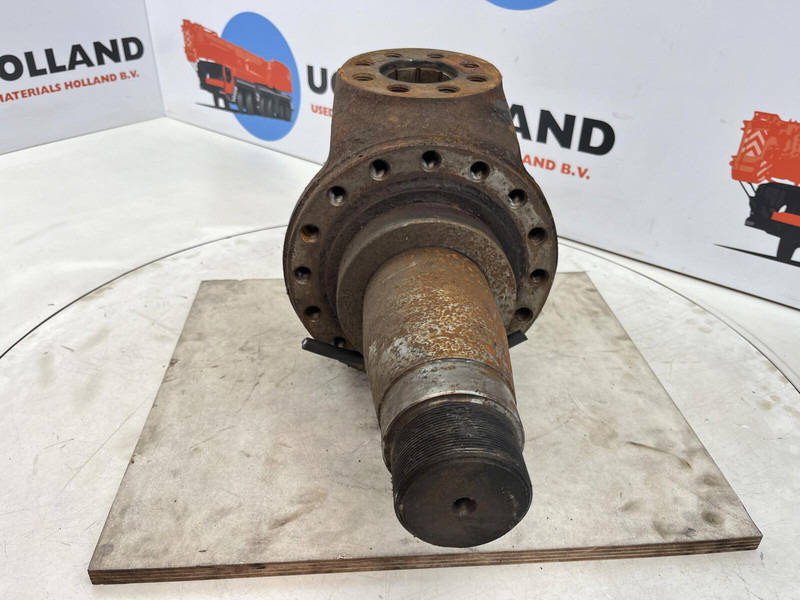 Liebherr LT 1090 Steering knuckle 16 holes - Fuso a snodo per Gru: foto 2 Liebherr LT 1090 Steering knuckle 16 holes - Fuso a snodo per Gru: foto 2