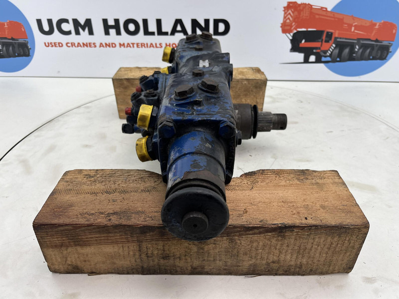 Liebherr LT 1090 steering box 180bar - Scatola dello sterzo per Gru: foto 2 Liebherr LT 1090 steering box 180bar - Scatola dello sterzo per Gru: foto 2