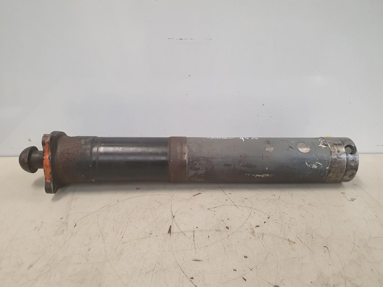 Liebherr LTM 1050-1 outrigger support cylinder rear - Cilindro idraulico per Gru: foto 1 Liebherr LTM 1050-1 outrigger support cylinder rear - Cilindro idraulico per Gru: foto 1