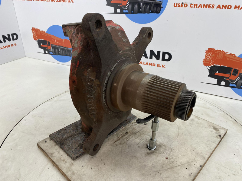 Liebherr LTM 1060 Steering knuckle axle 1 and 2 - Fuso a snodo per Gru: foto 3 Liebherr LTM 1060 Steering knuckle axle 1 and 2 - Fuso a snodo per Gru: foto 3