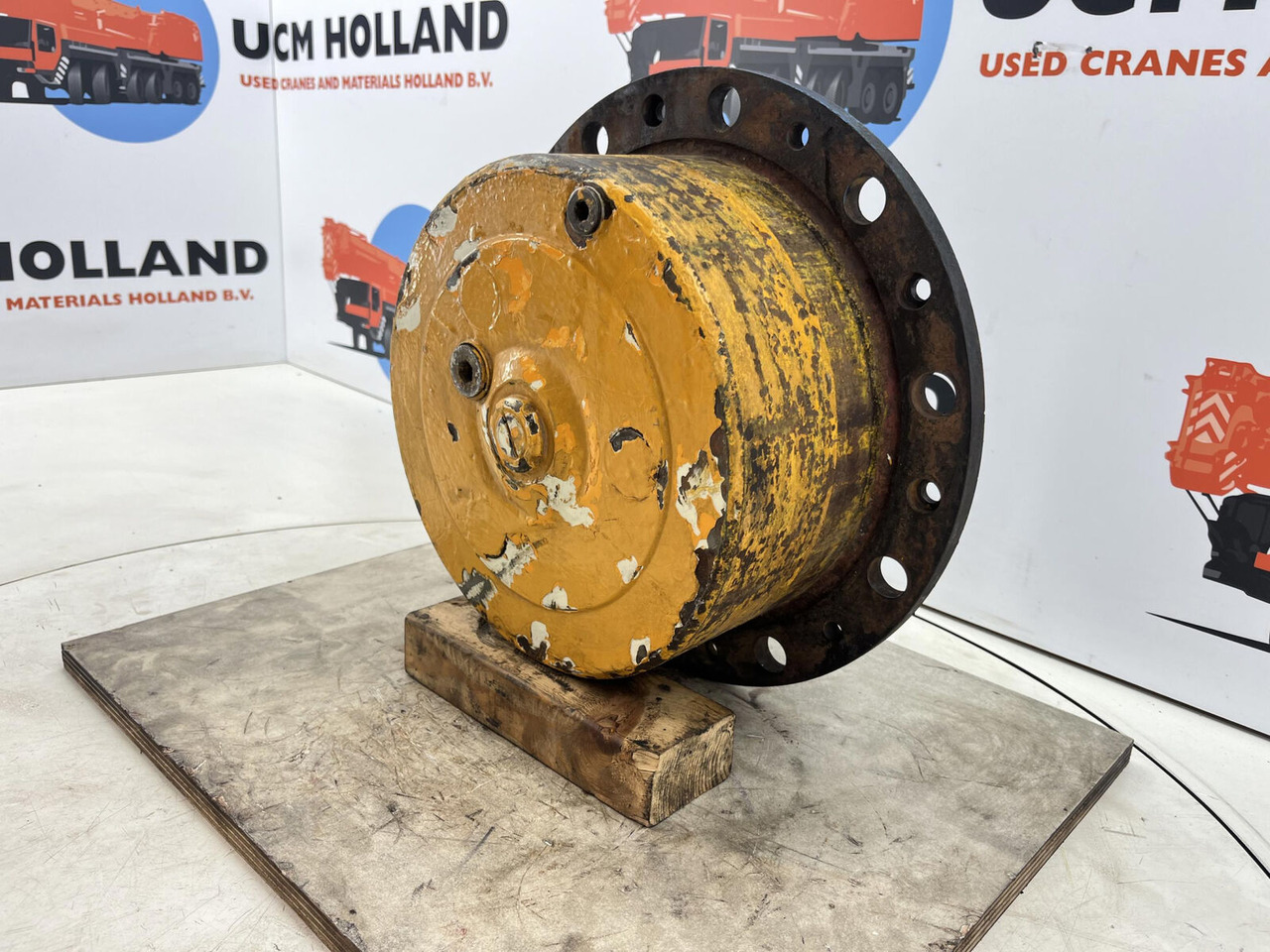 Liebherr LTM 1060 planetary gear 22-25-74-38-3pl-H135-46 - Motore di traslazione per Autogru: foto 2 Liebherr LTM 1060 planetary gear 22-25-74-38-3pl-H135-46 - Motore di traslazione per Autogru: foto 2