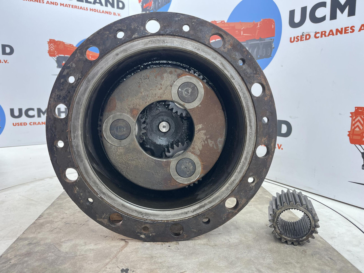 Liebherr LTM 1060 planetary gear 22-25-74-38-3pl-H135-46 - Motore di traslazione per Autogru: foto 4 Liebherr LTM 1060 planetary gear 22-25-74-38-3pl-H135-46 - Motore di traslazione per Autogru: foto 4