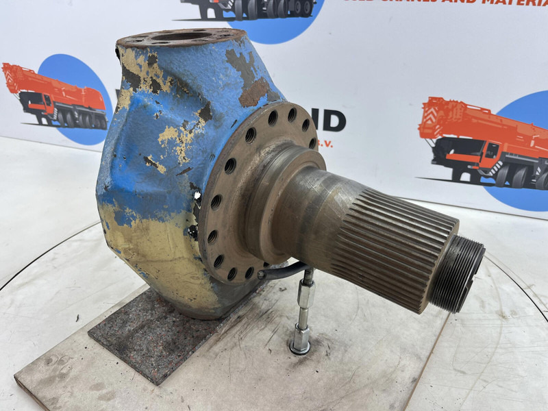 Liebherr LTM 1070 Steering knuckle 16 holes axle 4 - Fuso a snodo per Gru: foto 3 Liebherr LTM 1070 Steering knuckle 16 holes axle 4 - Fuso a snodo per Gru: foto 3