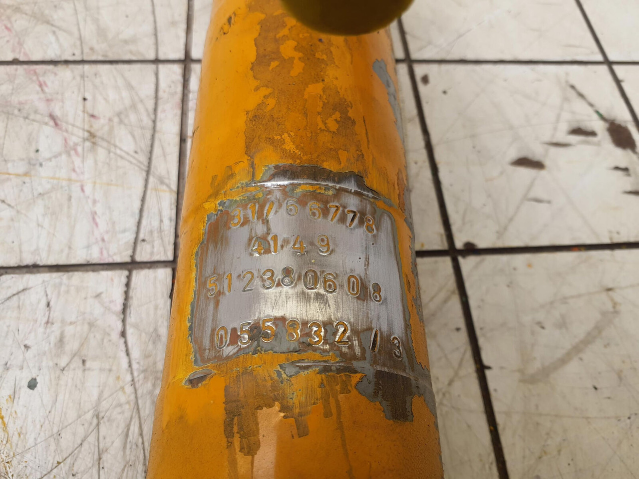 Liebherr LTM 1080-1 cabin tilt cylinder - Cilindro idraulico per Autogru: foto 4 Liebherr LTM 1080-1 cabin tilt cylinder - Cilindro idraulico per Autogru: foto 4