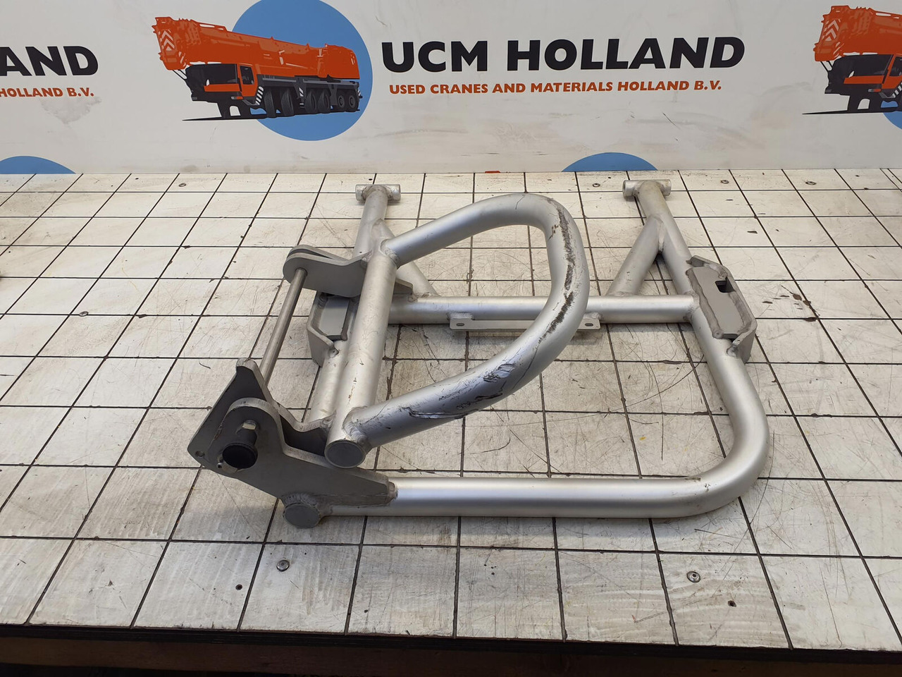 Liebherr LTM 1250-5.1 guard railing 40X500X760 - Carrozzeria ed esterni per Autogru: foto 4 Liebherr LTM 1250-5.1 guard railing 40X500X760 - Carrozzeria ed esterni per Autogru: foto 4