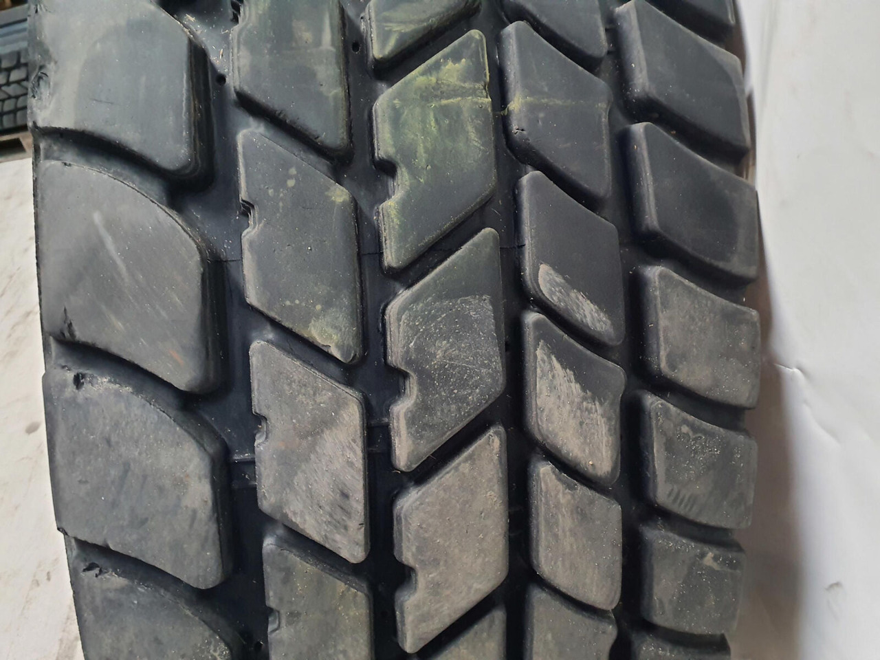 Michelin Wheel 445/95R25 10 12 1p - Ruota completa per Gru: foto 5 Michelin Wheel 445/95R25 10 12 1p - Ruota completa per Gru: foto 5