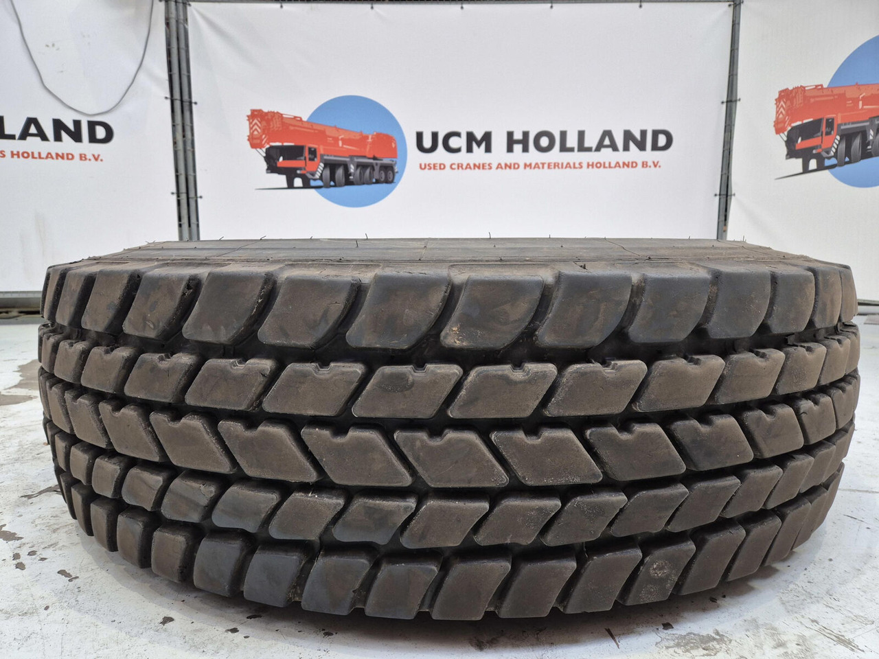 Michelin Wheel 445/95R25 10 12 1p - Ruota completa per Gru: foto 3 Michelin Wheel 445/95R25 10 12 1p - Ruota completa per Gru: foto 3