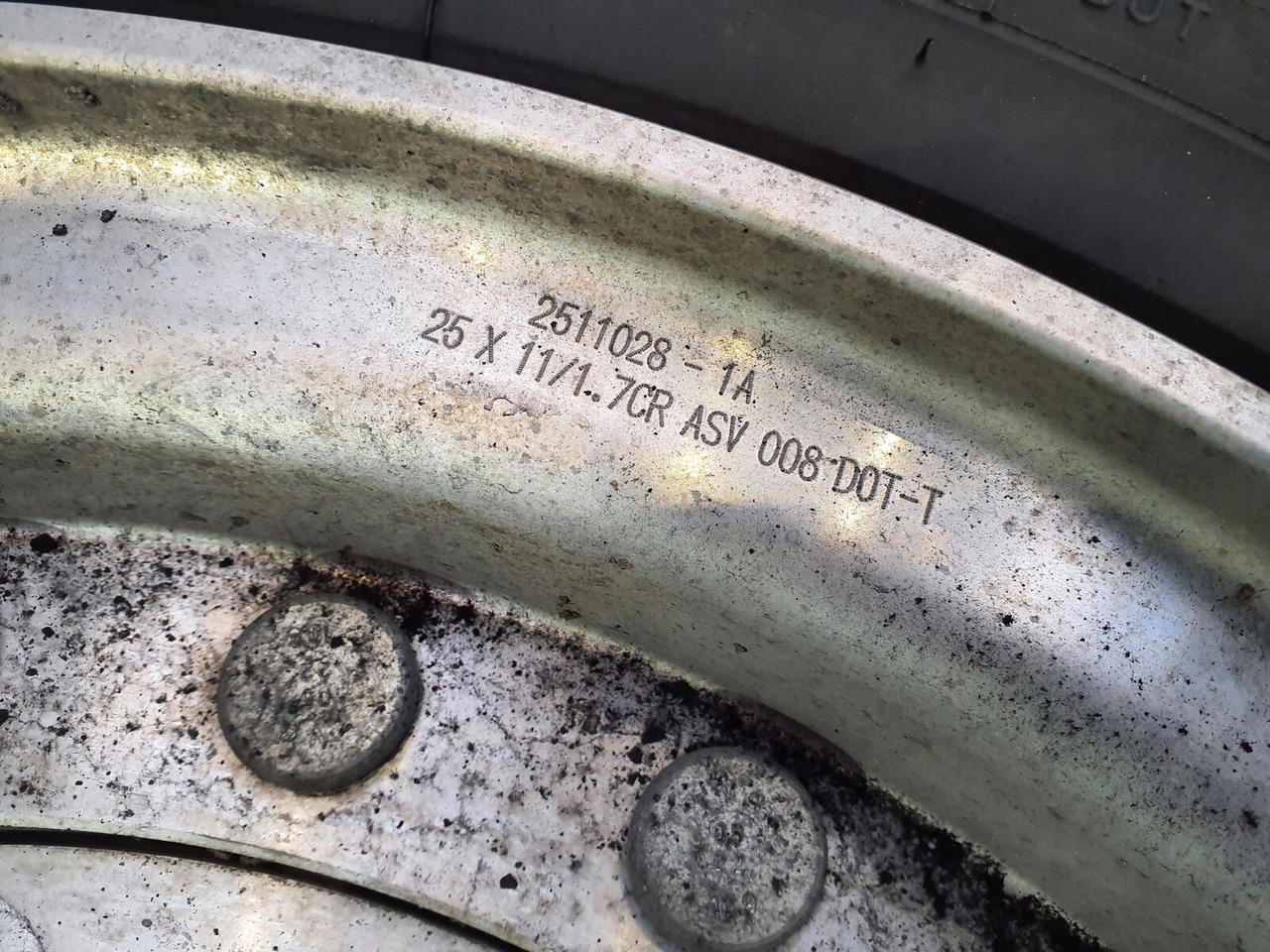 Michelin Wheel 445/95R25 12 9 2p alu - Ruota completa per Gru: foto 5 Michelin Wheel 445/95R25 12 9 2p alu - Ruota completa per Gru: foto 5