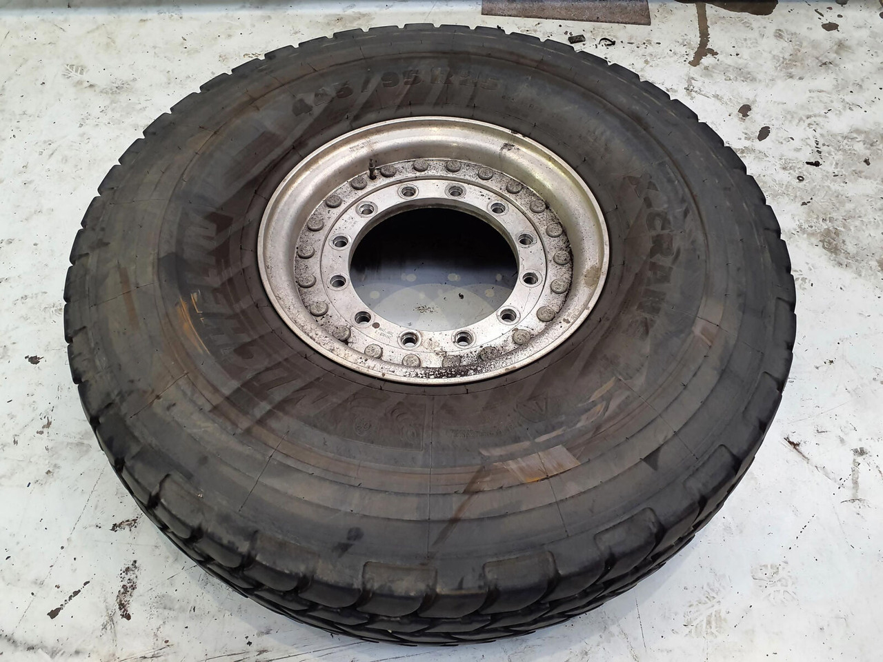 Michelin Wheel 445/95R25 12 9 2p alu - Ruota completa per Gru: foto 3 Michelin Wheel 445/95R25 12 9 2p alu - Ruota completa per Gru: foto 3