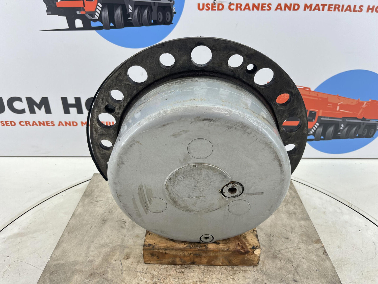 Terex/Demag AC 100/4 planetary gear 22-25-74-40-3pl-H127-46 - Motore di traslazione per Gru: foto 1 Terex/Demag AC 100/4 planetary gear 22-25-74-40-3pl-H127-46 - Motore di traslazione per Gru: foto 1