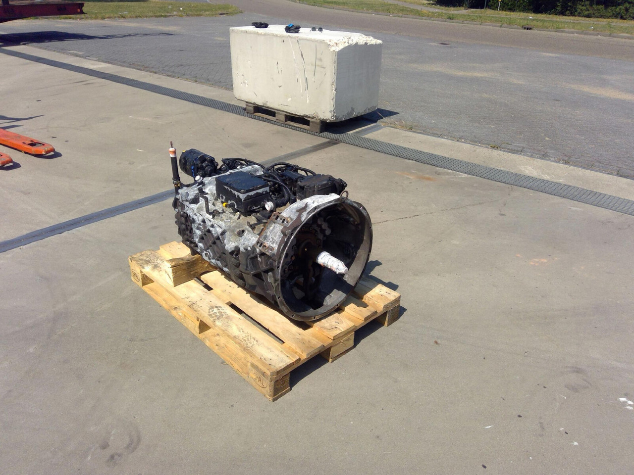ZF ATF 60-4 gearbox ZF ECOSPLIT 16 S 151 - Cambio per Autogru: foto 3 ZF ATF 60-4 gearbox ZF ECOSPLIT 16 S 151 - Cambio per Autogru: foto 3