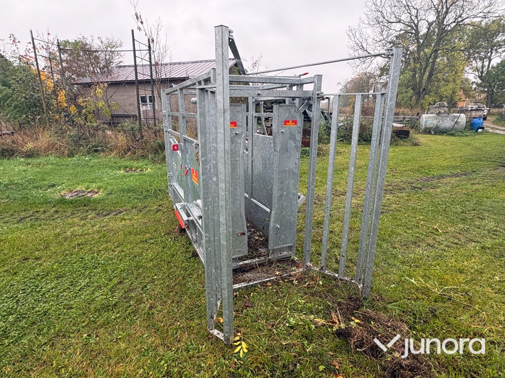 Behandlingsbox - Marechalle PM 2400 - Macchina per l'allevamento: foto 2 Behandlingsbox - Marechalle PM 2400 - Macchina per l'allevamento: foto 2