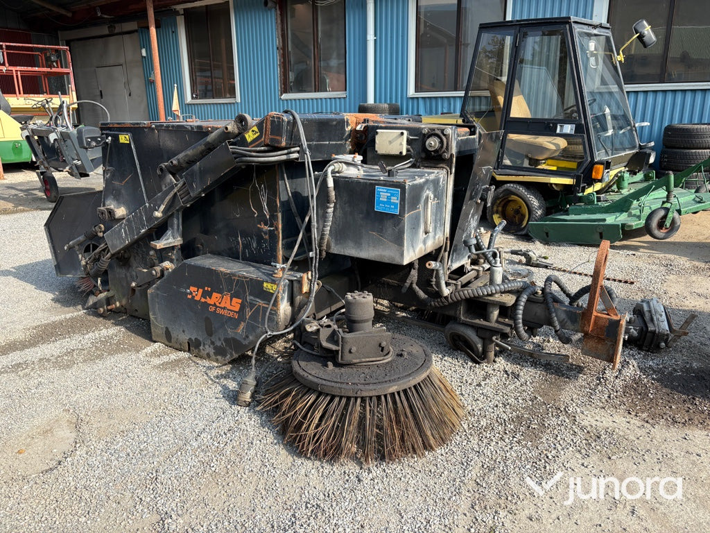 Bogserad Sopmaskin Fjärås FS 700 - Spazzatrice stradale: foto 3 Bogserad Sopmaskin Fjärås FS 700 - Spazzatrice stradale: foto 3