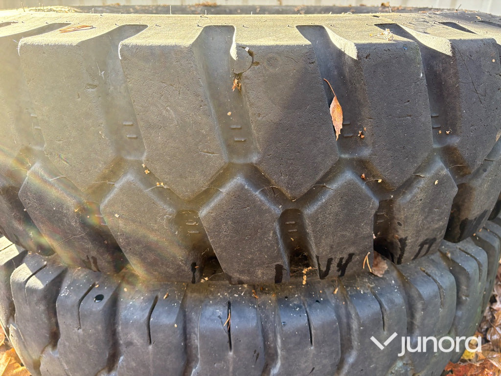 Däck & fälg - Till hjulgrävare Mitas - Ruota completa per Macchina da cantiere: foto 3 Däck & fälg - Till hjulgrävare Mitas - Ruota completa per Macchina da cantiere: foto 3