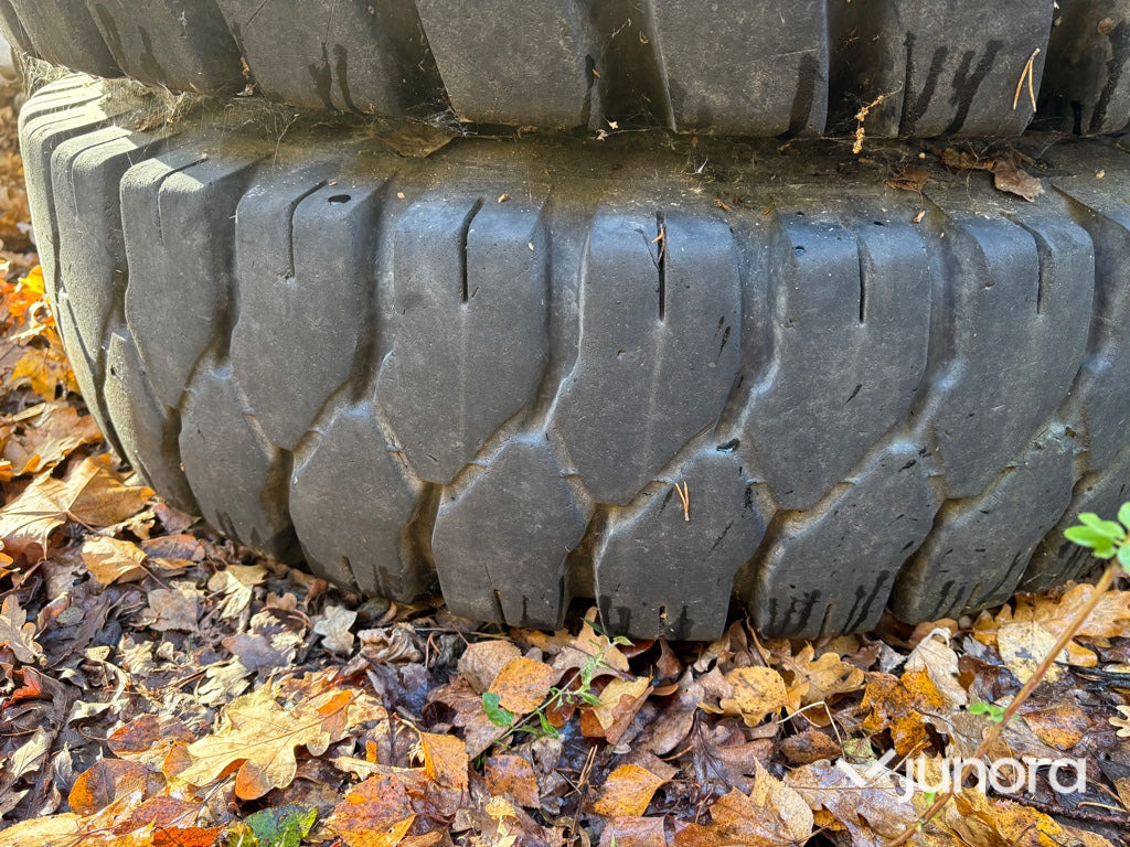 Däck & fälg - Till hjulgrävare Mitas - Ruota completa per Macchina da cantiere: foto 4 Däck & fälg - Till hjulgrävare Mitas - Ruota completa per Macchina da cantiere: foto 4