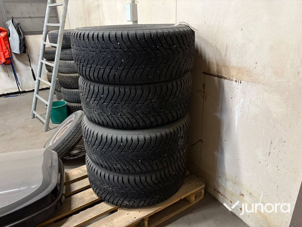Dubbdäck med fälg, NOKIAN HAAKAPELIITTA - Ruota completa per Autovettura: foto 5 Dubbdäck med fälg, NOKIAN HAAKAPELIITTA - Ruota completa per Autovettura: foto 5