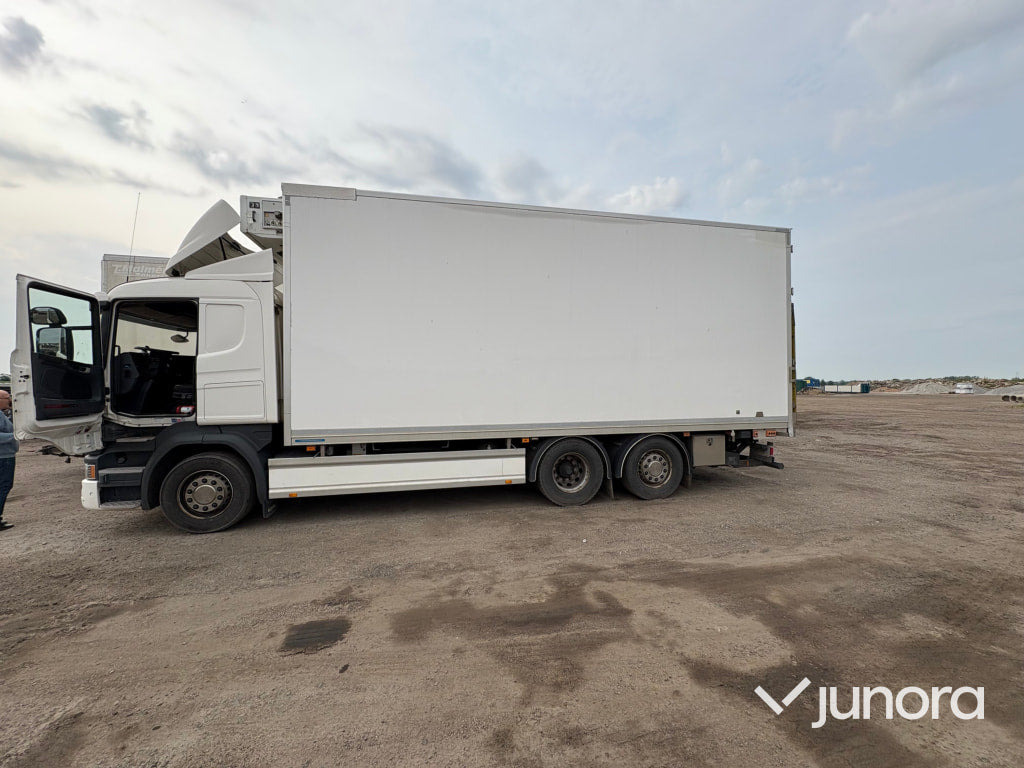 Lastbil Scania R450 med kyl - Autocarro frigorifero: foto 1 Lastbil Scania R450 med kyl - Autocarro frigorifero: foto 1