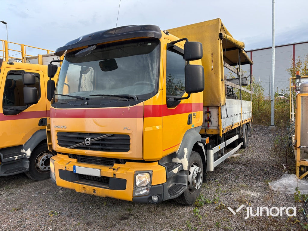 Lastbil Volvo FL-280 4*2 - Camion centinato: foto 1 Lastbil Volvo FL-280 4*2 - Camion centinato: foto 1