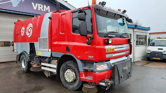 DAF FA CF-75 - Spazzatrice stradale: foto 1 DAF FA CF-75 - Spazzatrice stradale: foto 1