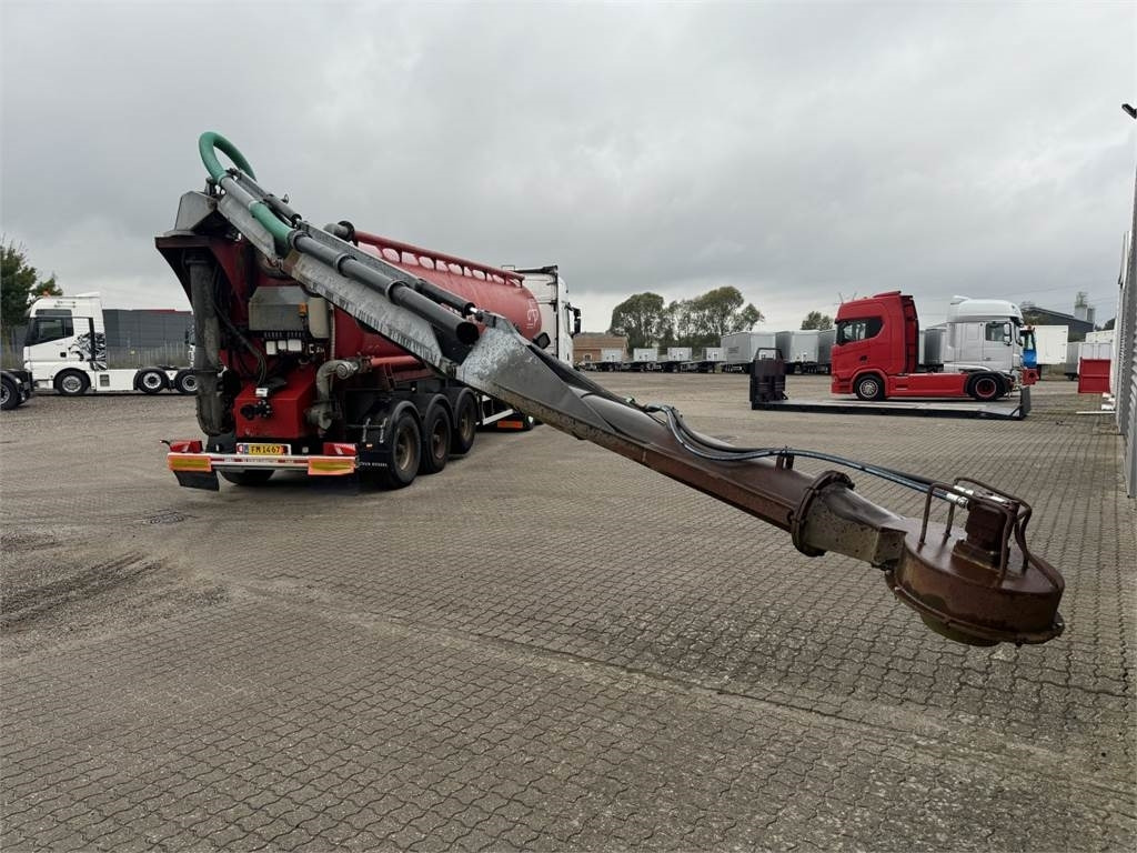 AP Gyllevogn 34m3 tank til Gylle-vand - Semirimorchio cisterna: foto 3 AP Gyllevogn 34m3 tank til Gylle-vand - Semirimorchio cisterna: foto 3