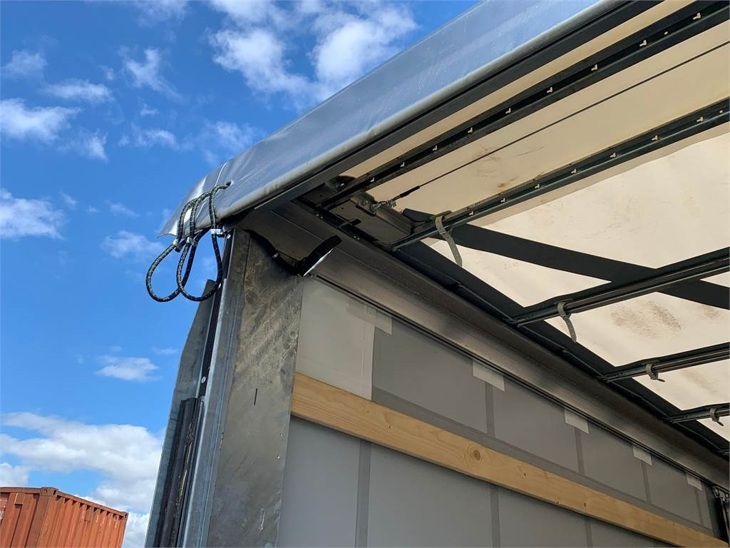 Semirimorchio centinato Hangler 13,6 mtr 2 akslet city lift - 33 pallers: foto 14 Semirimorchio centinato Hangler 13,6 mtr 2 akslet city lift - 33 pallers: foto 14