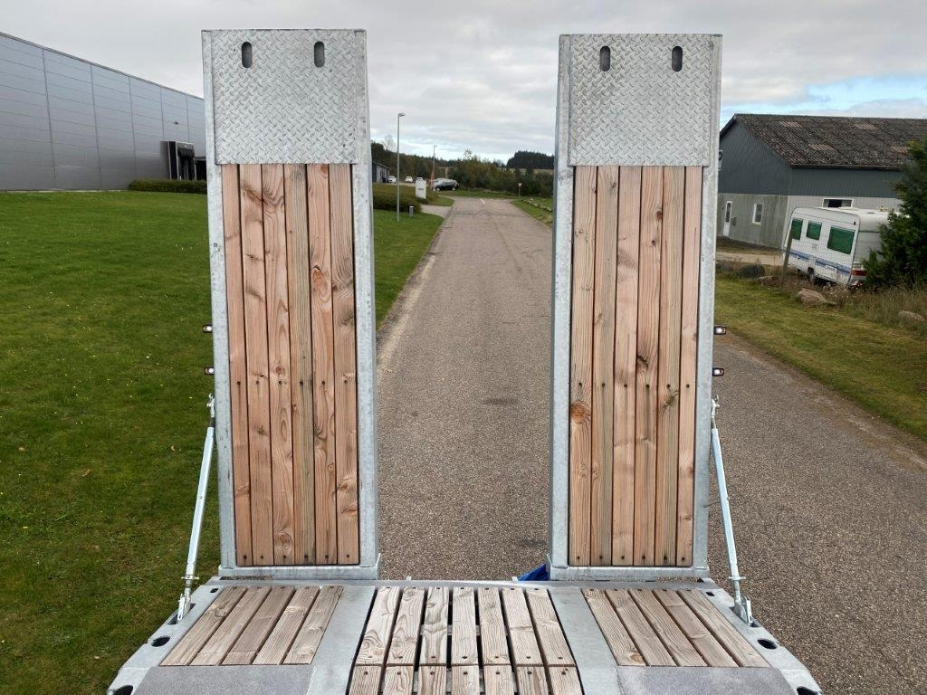 Hangler DTS-H 300 P 3 akslet med ramper - Rimorchio pianale ribassato: foto 5 Hangler DTS-H 300 P 3 akslet med ramper - Rimorchio pianale ribassato: foto 5