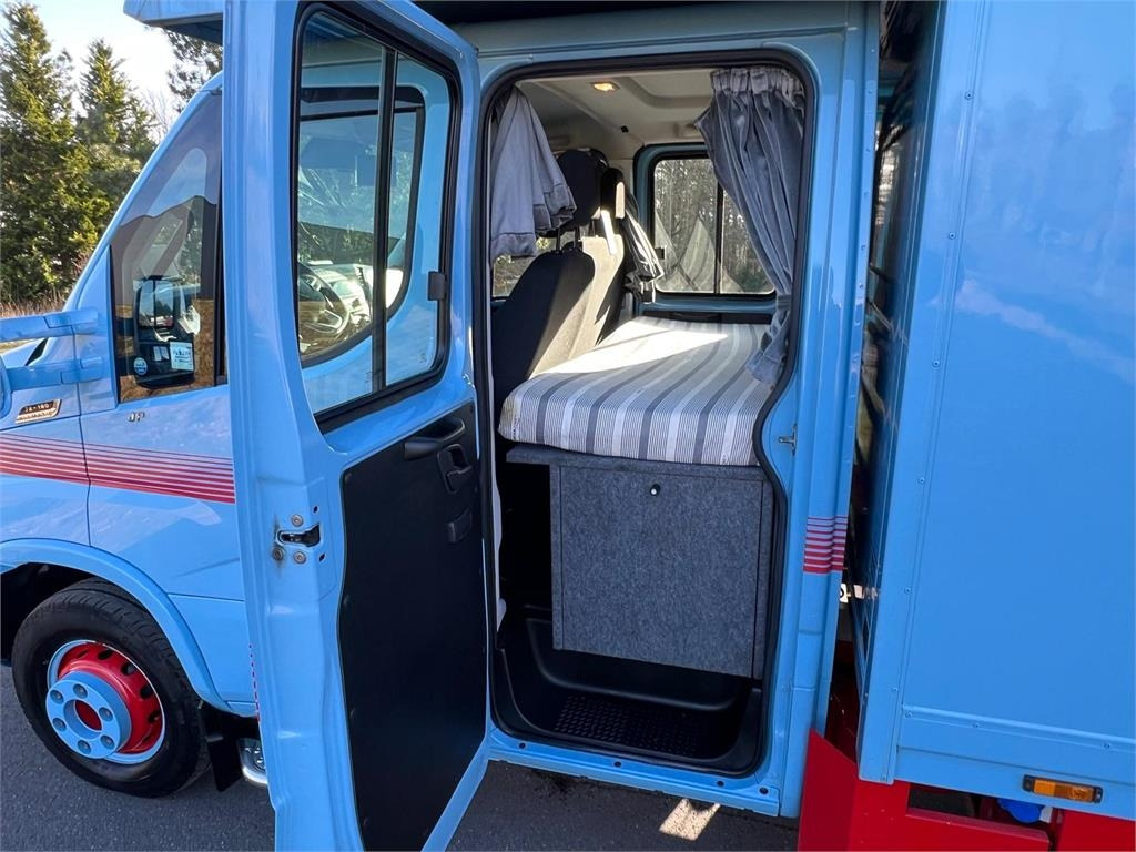 Iveco Daily 70C18 - dobbelt cab - Autocarro furgonato: foto 4 Iveco Daily 70C18 - dobbelt cab - Autocarro furgonato: foto 4