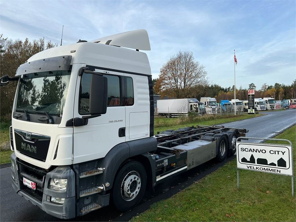 MAN TGS 26-440 6x2-4 LL - Autocarro portacontainer/ Caisse interchangeable: foto 2 MAN TGS 26-440 6x2-4 LL - Autocarro portacontainer/ Caisse interchangeable: foto 2
