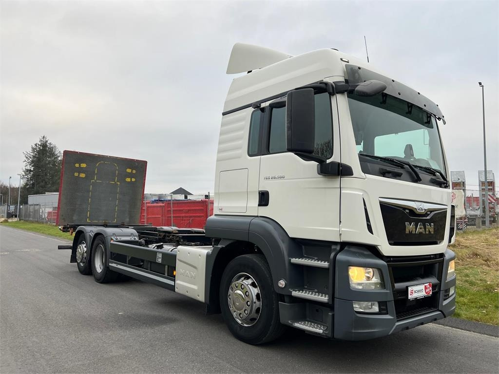 MAN TGS 26-500 6x2-4 LL - Autocarro portacontainer/ Caisse interchangeable: foto 2 MAN TGS 26-500 6x2-4 LL - Autocarro portacontainer/ Caisse interchangeable: foto 2