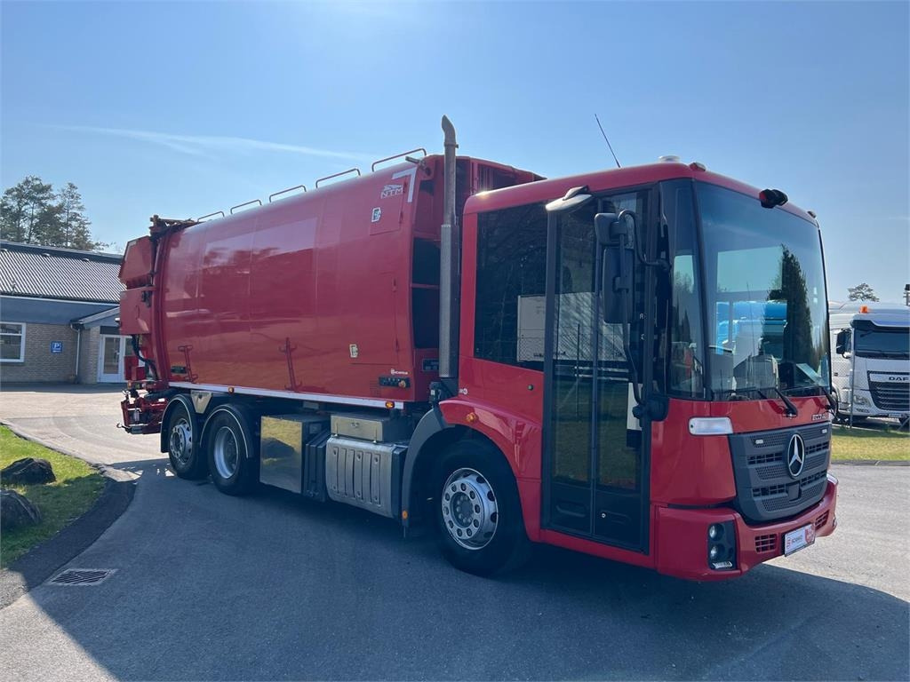 Mercedes-Benz Econic 2630L ENA 4 kammer NTM - Camion immondizia: foto 4 Mercedes-Benz Econic 2630L ENA 4 kammer NTM - Camion immondizia: foto 4