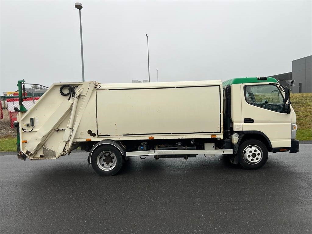 Mitsubishi Fuso CANTER 9C18 - Camion immondizia: foto 4 Mitsubishi Fuso CANTER 9C18 - Camion immondizia: foto 4