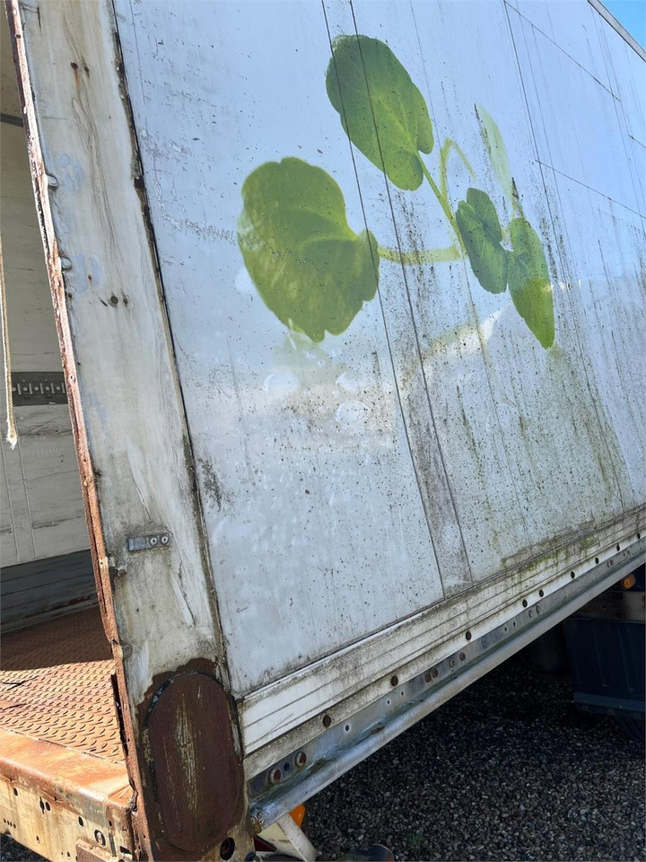 Schmitz 13,6 mtr boks - Semirimorchio furgonato: foto 4 Schmitz 13,6 mtr boks - Semirimorchio furgonato: foto 4