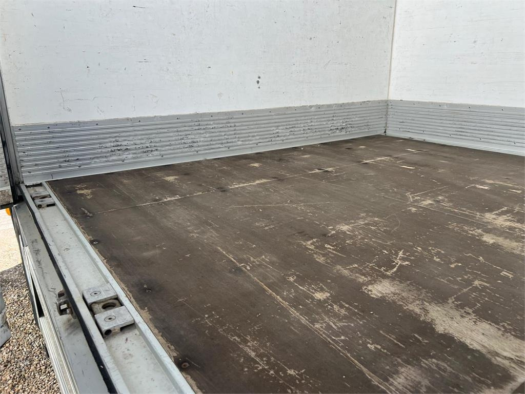 Volvo FE320 18 ton - Autocarro frigorifero: foto 5 Volvo FE320 18 ton - Autocarro frigorifero: foto 5