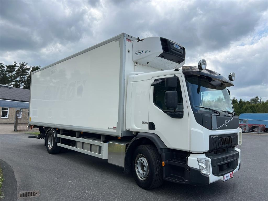 Volvo FE320 18 ton - Autocarro frigorifero: foto 2 Volvo FE320 18 ton - Autocarro frigorifero: foto 2