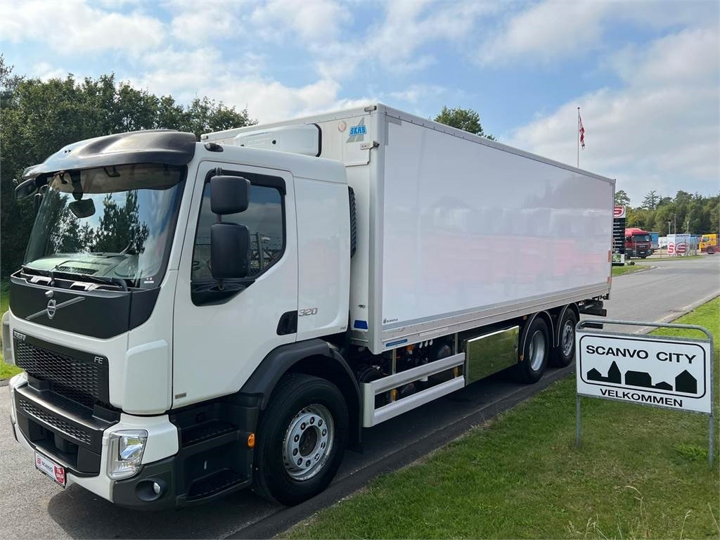 Volvo FE320 6x2*4 - Autocarro furgonato: foto 1 Volvo FE320 6x2*4 - Autocarro furgonato: foto 1