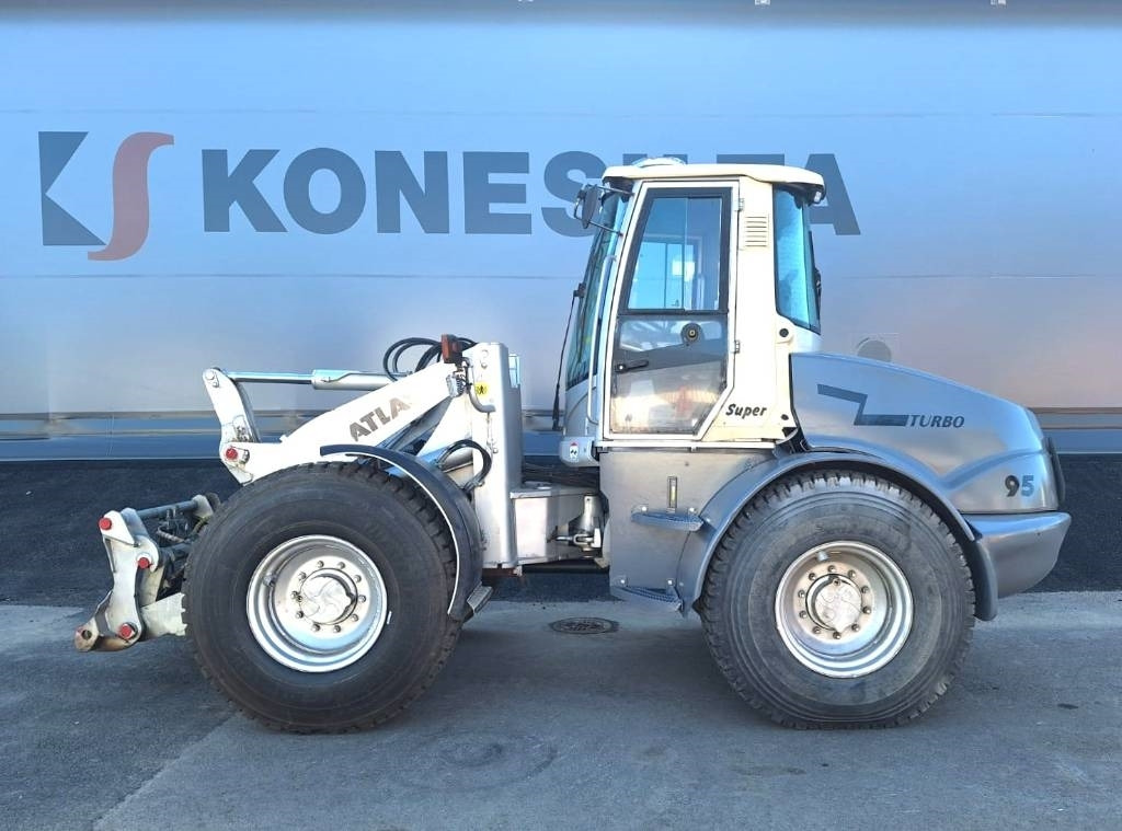 Atlas 95 SUPER - Pala gommata: foto 1 Atlas 95 SUPER - Pala gommata: foto 1