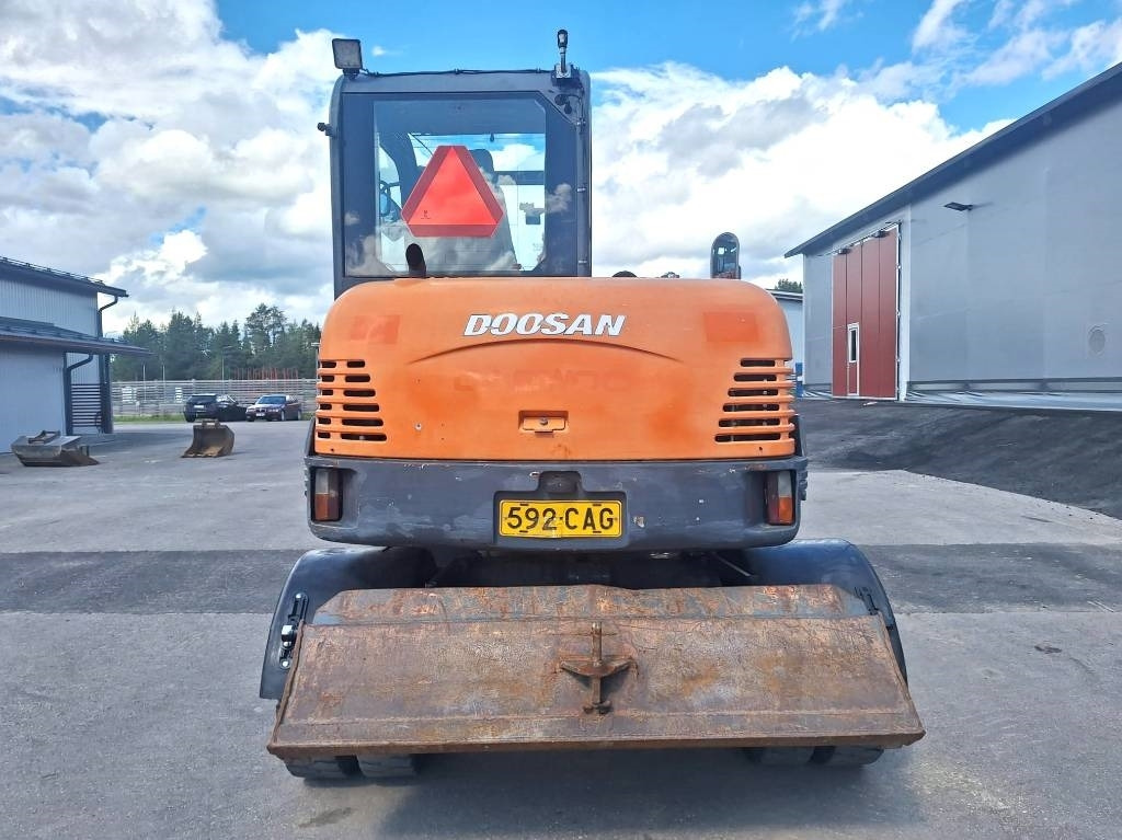 Doosan S55W PYÖRITTÄJÄLLÄ - Escavatore gommato: foto 3 Doosan S55W PYÖRITTÄJÄLLÄ - Escavatore gommato: foto 3