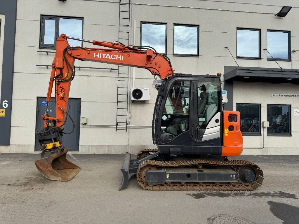 Hitachi ZX85US-5 Pyörittäjä, 3-Kauhaa - Miniescavatore: foto 1 Hitachi ZX85US-5 Pyörittäjä, 3-Kauhaa - Miniescavatore: foto 1
