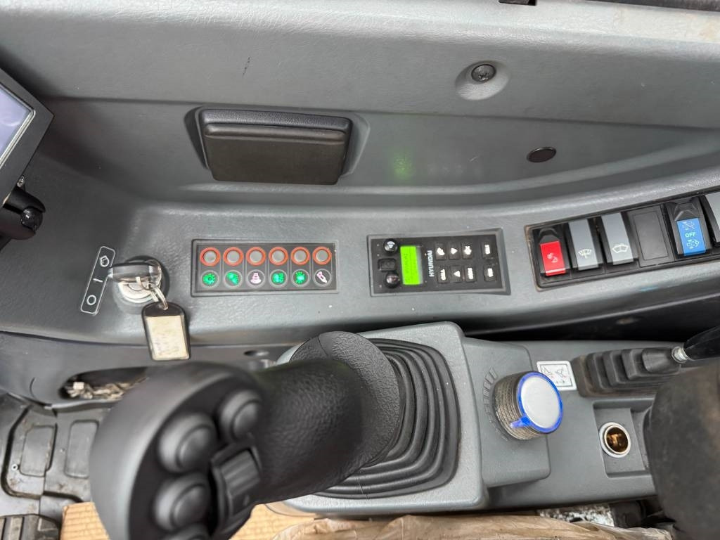Miniescavatore Hyundai R80CR-9A PYÖRITTÄJÄLLÄ: foto 11