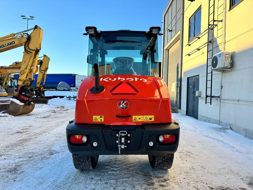 Kubota R090 Auravarustuksella uusi - Pala gommata: foto 3 Kubota R090 Auravarustuksella uusi - Pala gommata: foto 3