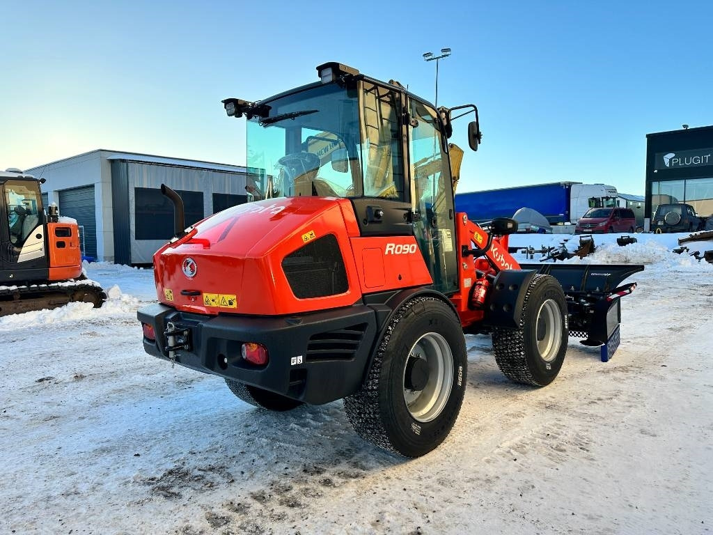 Kubota R090 Auravarustuksella uusi - Pala gommata: foto 4 Kubota R090 Auravarustuksella uusi - Pala gommata: foto 4