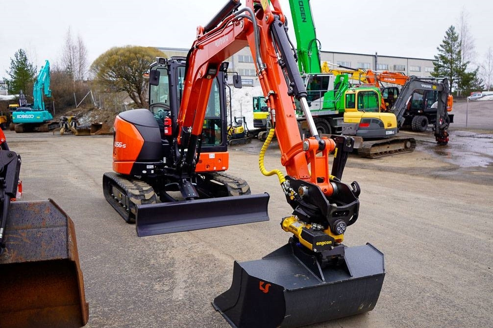 Kubota U56-5 VALMIIKSI VARUSTELTU - Miniescavatore: foto 5 Kubota U56-5 VALMIIKSI VARUSTELTU - Miniescavatore: foto 5
