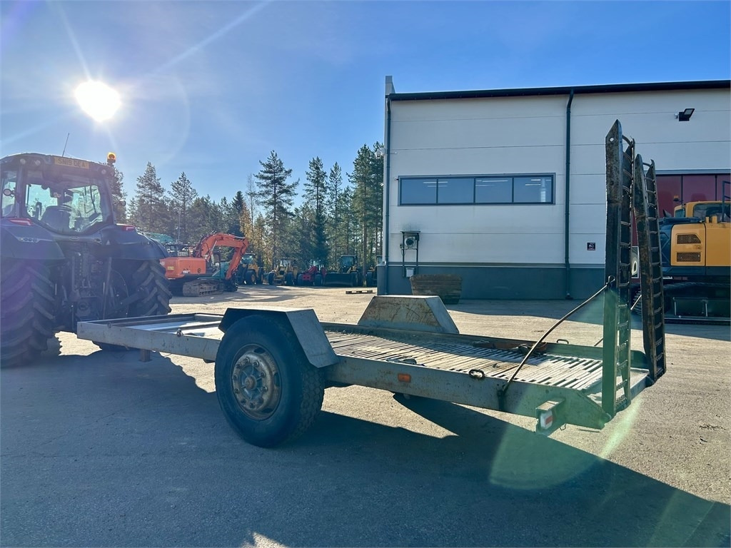 Omavalmiste 1 akselinen lavetti 6m - Rimorchio pianale ribassato: foto 5 Omavalmiste 1 akselinen lavetti 6m - Rimorchio pianale ribassato: foto 5