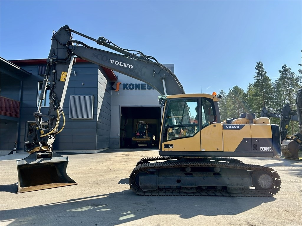 Volvo EC180DL PYÖRITTÄJÄLLÄ - Escavatore cingolato: foto 1 Volvo EC180DL PYÖRITTÄJÄLLÄ - Escavatore cingolato: foto 1