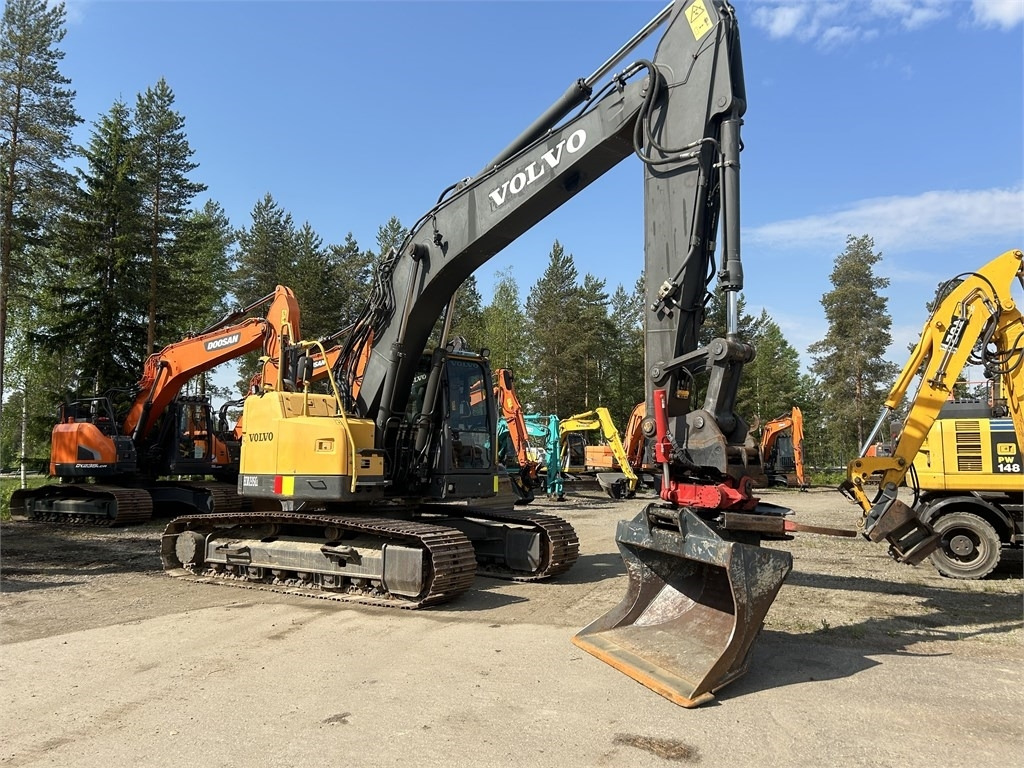 Volvo ECR235CL PYÖRITTÄJÄ, 3D-LAITTEET - Escavatore cingolato: foto 5 Volvo ECR235CL PYÖRITTÄJÄ, 3D-LAITTEET - Escavatore cingolato: foto 5