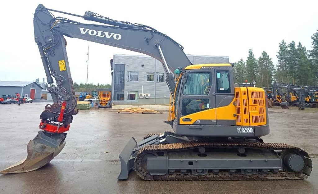 Volvo ECR235DL PYÖRITTÄJÄLLÄ - Escavatore cingolato: foto 1 Volvo ECR235DL PYÖRITTÄJÄLLÄ - Escavatore cingolato: foto 1