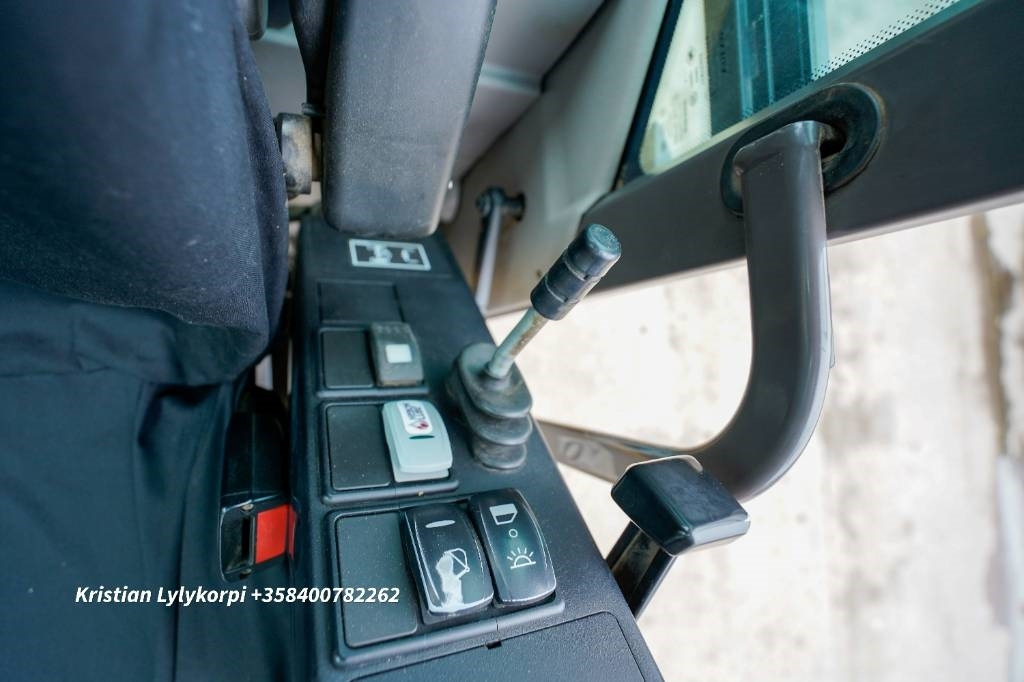 Escavatore gommato Volvo EWR150E PYÖRÄOHJAUS: foto 23