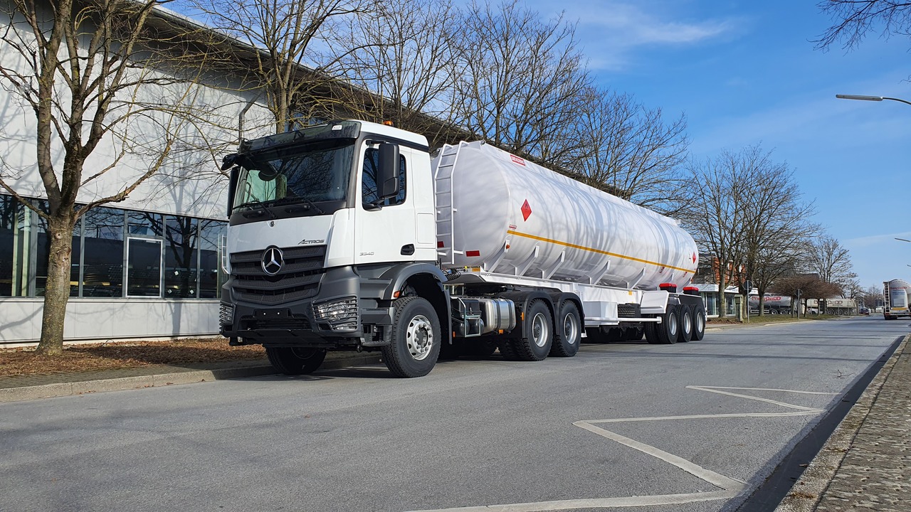 Sievering 40000 LITRE ADR FUEL TANK SEMI-TRAILER FOR MERCEDES ACTROS - Semirimorchio cisterna: foto 2 Sievering 40000 LITRE ADR FUEL TANK SEMI-TRAILER FOR MERCEDES ACTROS - Semirimorchio cisterna: foto 2