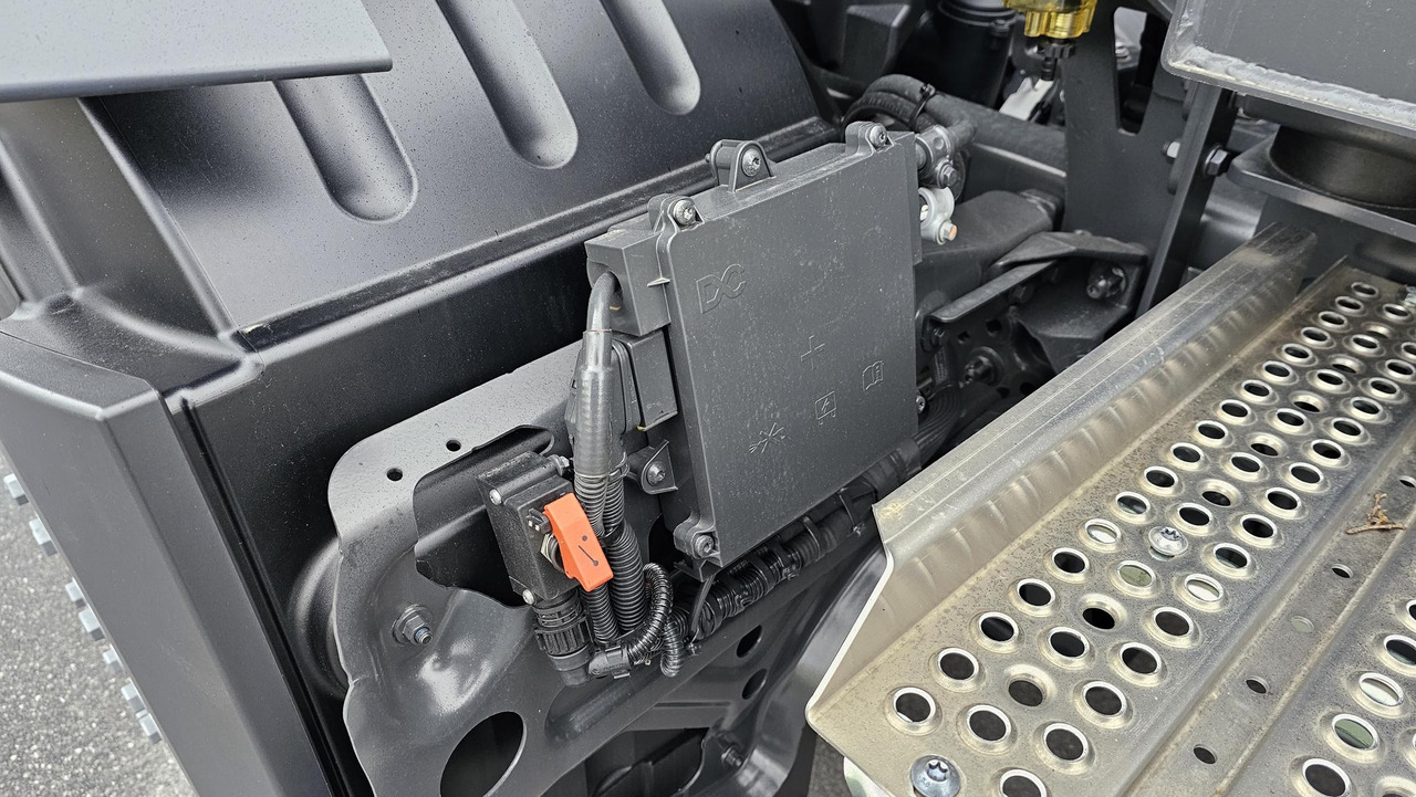 Trattore stradale nuovo MERCEDES-BENZ Actros 3340 S 6x4 ADR Euro 3 Tractor Head: foto 10 Trattore stradale nuovo MERCEDES-BENZ Actros 3340 S 6x4 ADR Euro 3 Tractor Head: foto 10