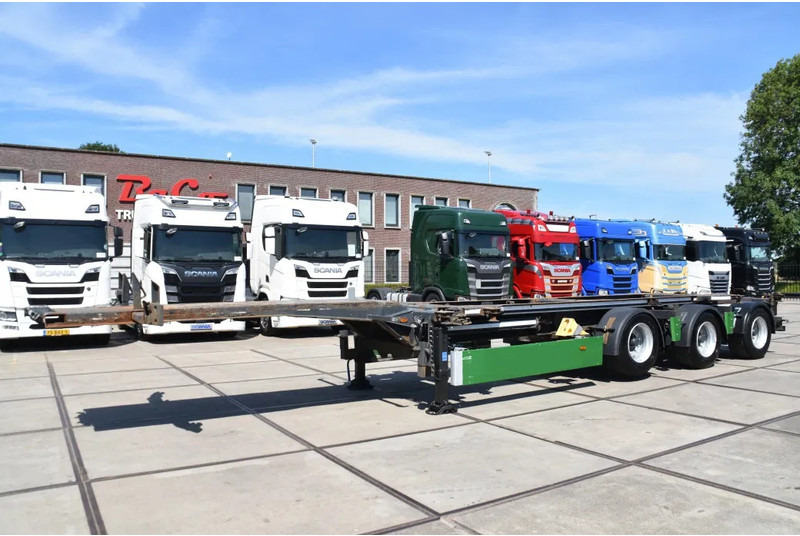 Renders ROC 16.30 - X-STEERING - LIFT AXLE - BPW AXLES - DISC BRAKES - EXTENDABLE - - Semirimorchio portacontainer/ Caisse interchangeable: foto 5 Renders ROC 16.30 - X-STEERING - LIFT AXLE - BPW AXLES - DISC BRAKES - EXTENDABLE - - Semirimorchio portacontainer/ Caisse interchangeable: foto 5
